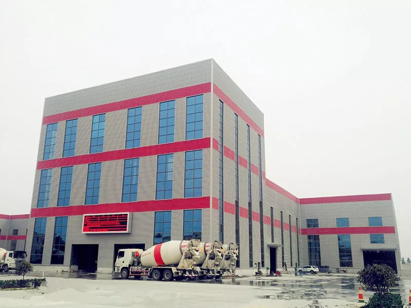 Prečo si vybrať budovu s oceľovým rámom, keď potrebujete rýchlosť, pevnosť a predvídateľné náklady?