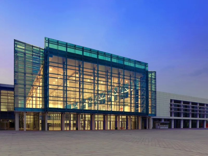 Konferenčná sála konferencie s kovovou oceľou pre kovov